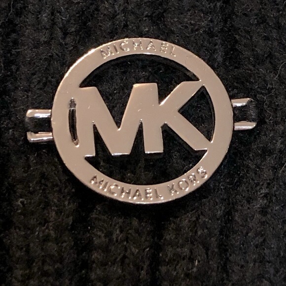 Michael Kors Hat & Scarf Set - Picture 6 of 7